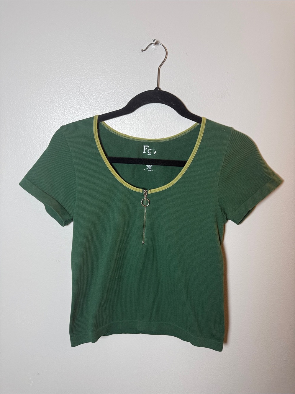 FCT Green Zip-Front Scoop Neck Tee Ribbed Size Medium